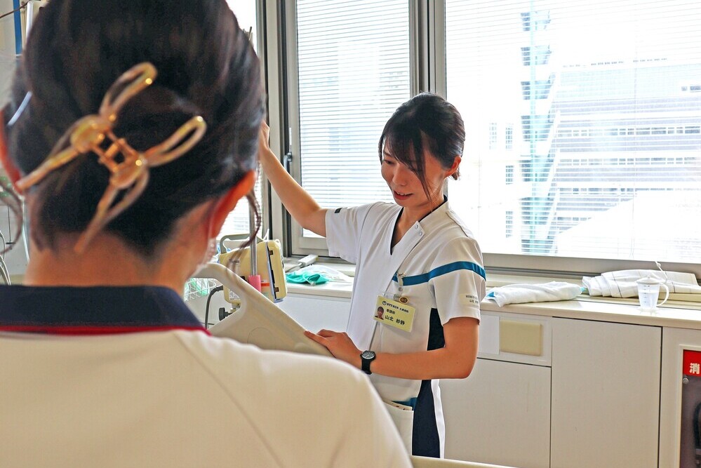 急性・重症患者看護専門看護師サムネイル02